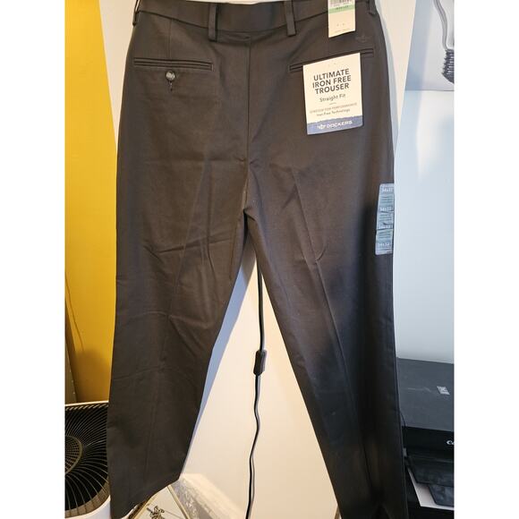 NWT Dockers Ultimate Iron Free Trouser Straight Fit - W34xL32 - Black - MSRP $80 - Picture 6 of 8